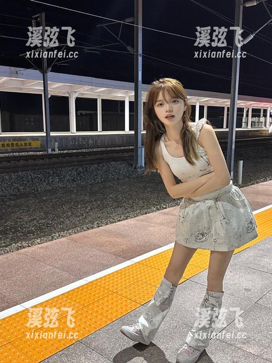 “177.sk”的链接，点开后真的是瓜田里满满都是期待和八卦…
