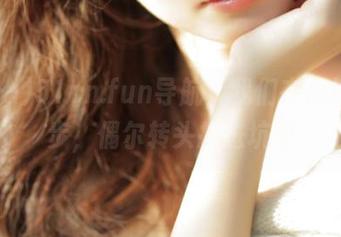 51cn.fun导航，我们在瓜地里散步，偶尔转头掉进坑里