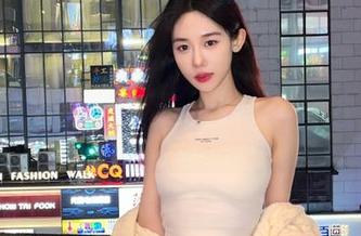 站在“58吃瓜”传送门前，我决定去看看今日的热门八卦！