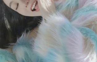 吾爱吃瓜网52首页,朝阳的直射下,八卦也更显得“烫手”了,真不容易啊!