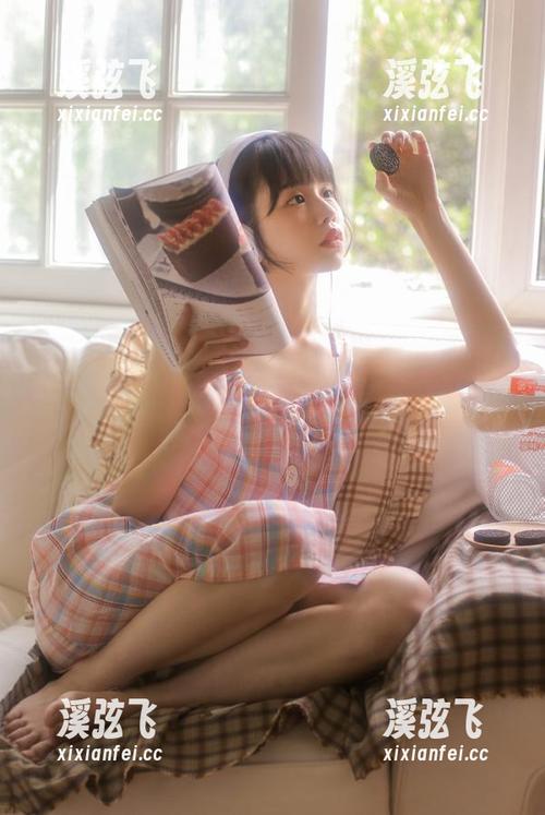 姑娘们，黑料不打烊下载必备，瓜林再大也能第一时间把消息收入囊中！