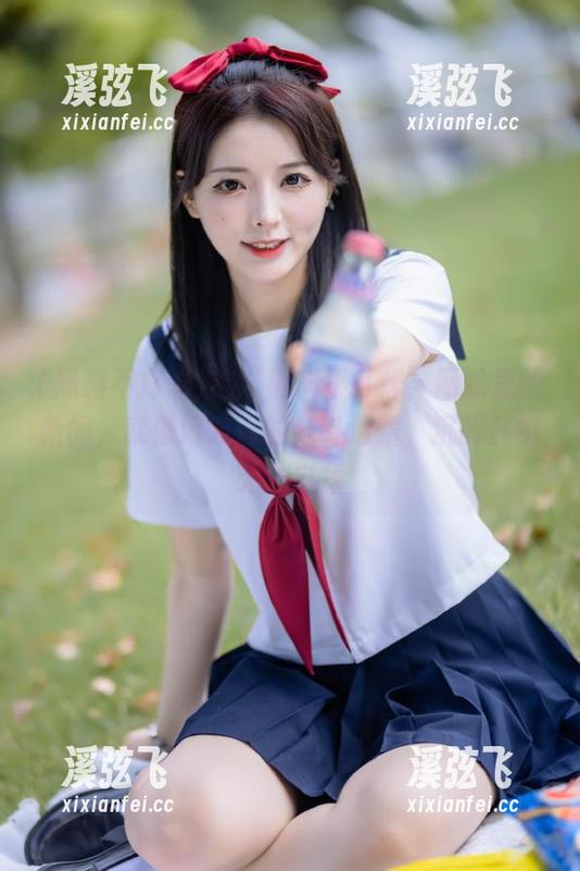 这“黑料不打烊”网站里的新闻，就像好友间的八卦透露，沉醉其中无法自拔