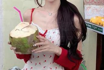 下载链接不想等,直达黑料网站让你吃瓜更尽兴!